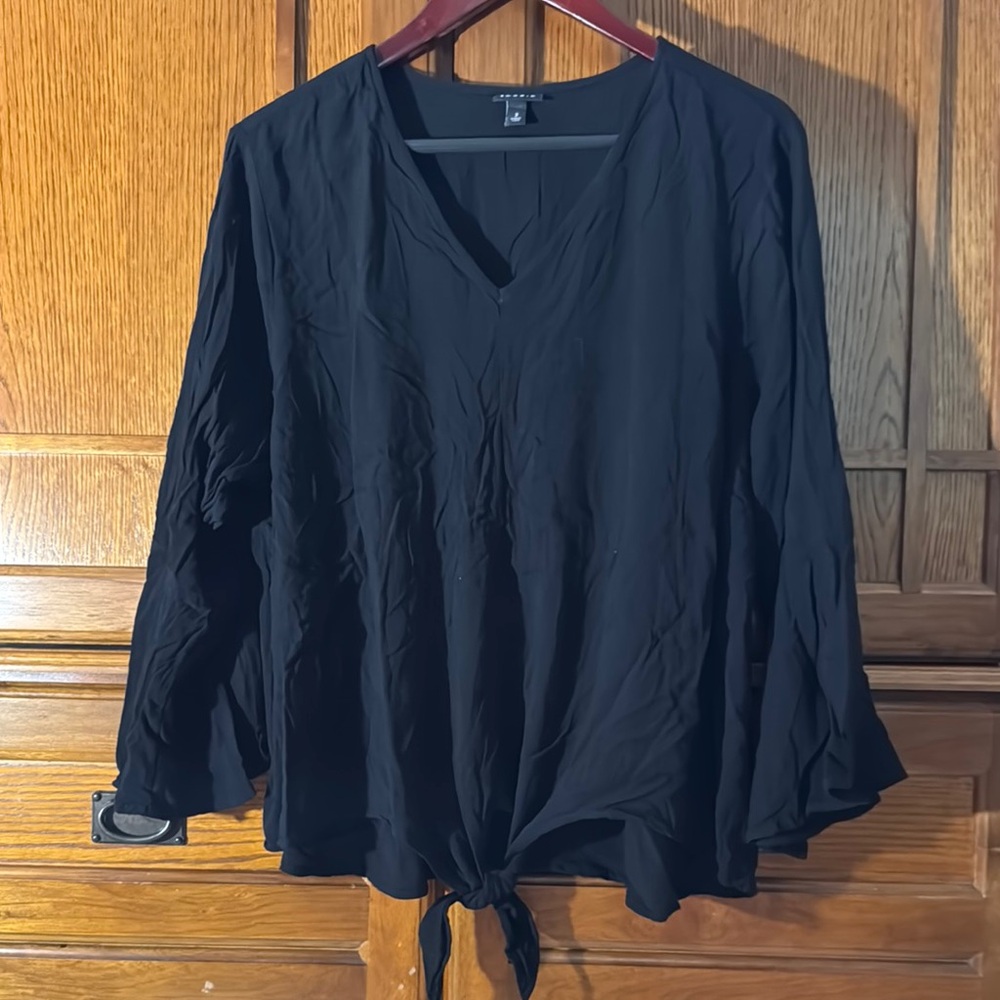 torrid Black V-Neck Tie-Front Blouse